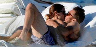 Pampita se la vio muy enamorada con el tenista Pico Mónaco en las playas de Ibiza.