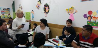 Taller de padres y alumnos en el Colegio de la Santa Cruz