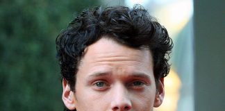 El actor Anton Yelchin que interpretó a Pavel Chekov de la nueva 'Star Trek', lo encontraron sin vida dentro de su auto.