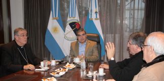 Reunión intendente Alfaro con monseñor Zecca